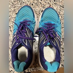 Suacony running shoes